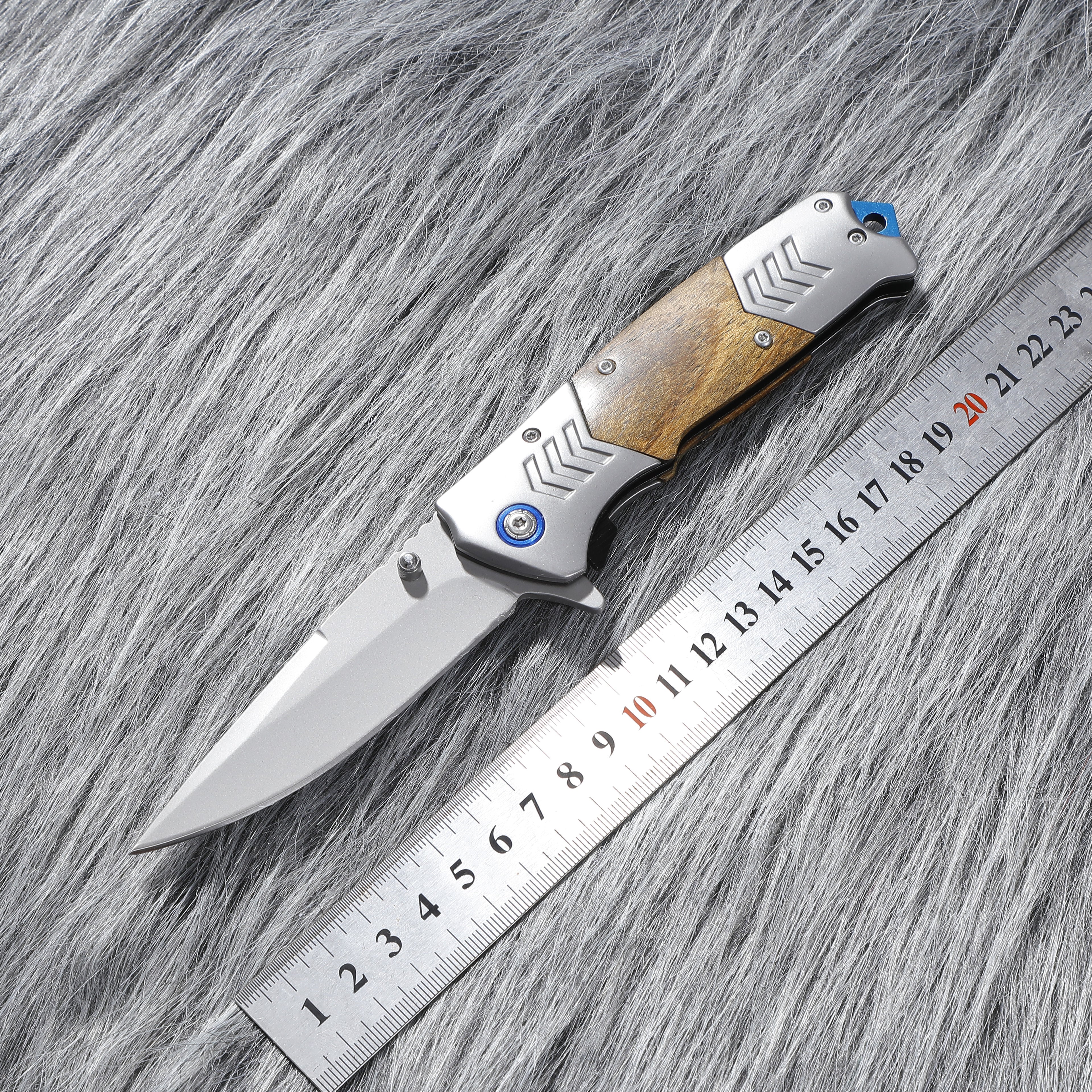 F218 folding knife