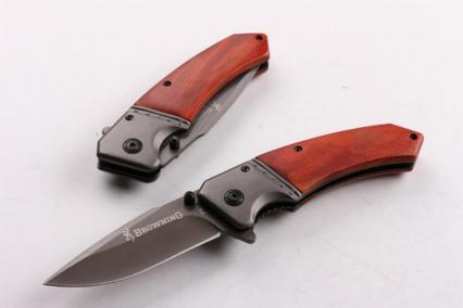 F82 folding knife